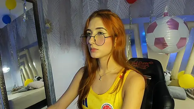 Snapshot of ValerySkinnyy chatting on 06.25.26 ValerySkinnyy online show from 06.25.26