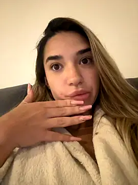 Snapshot of ItalianGirl chatting on 10.05.25 ItalianGirl online show from 10.05.25