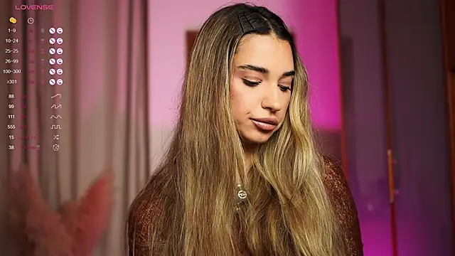 Snapshot of ItalianGirl chatting on 10.12.25 ItalianGirl online show from 10.12.25