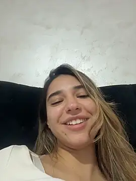 Snapshot of ItalianGirl chatting on 11.18.25 ItalianGirl online show from 11.18.25