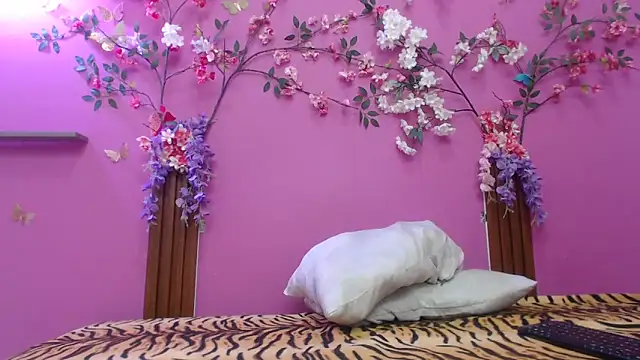 skinnysofia18 online show from 02.11.26