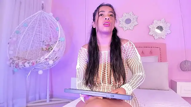 CannelaSmith online show from 10.03.25