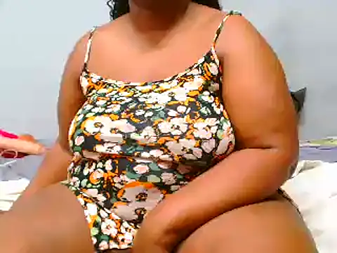 Snapshot of ROYALASS25 chatting on 03.22.25 ROYALASS25 online show from 03.22.25