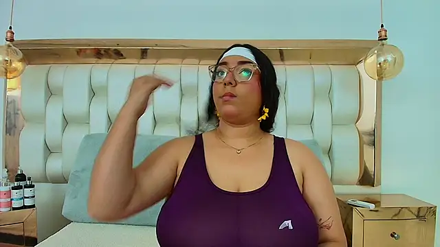 TiffantyAndStacy online show from 09.26.25