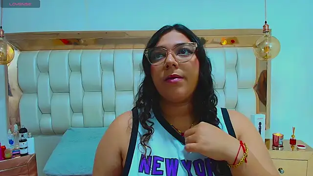 TiffantyAndStacy online show from 11.22.25