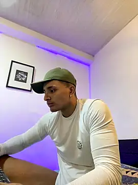 Snapshot of Smith_Fitness chatting on 10.14.25 Smith Fitness online show from 10.14.25