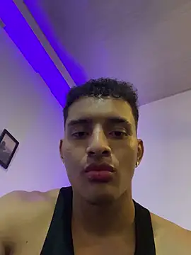 Snapshot of Smith_Fitness chatting on 10.21.25 Smith Fitness online show from 10.21.25