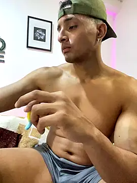 Snapshot of Smith_Fitness chatting on 10.30.25 Smith Fitness online show from 10.30.25