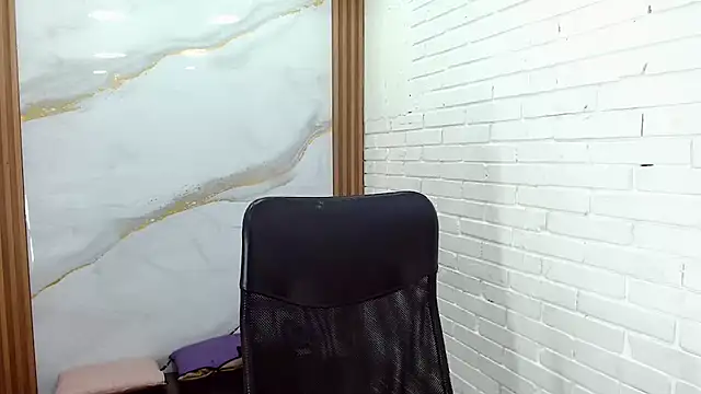 Penelopee Rouse online show from 12.14.25