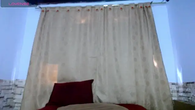 DaraKat18 online show from 10.30.25