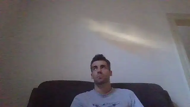 JulioIsHere4you online show from 09.19.25