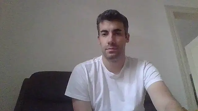 JulioIsHere4you online show from 10.04.25