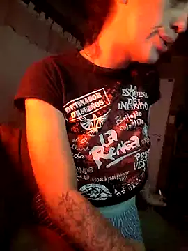 Snapshot of Almendrasexy chatting on 10.24.25 Almendrasexy online show from 10.24.25