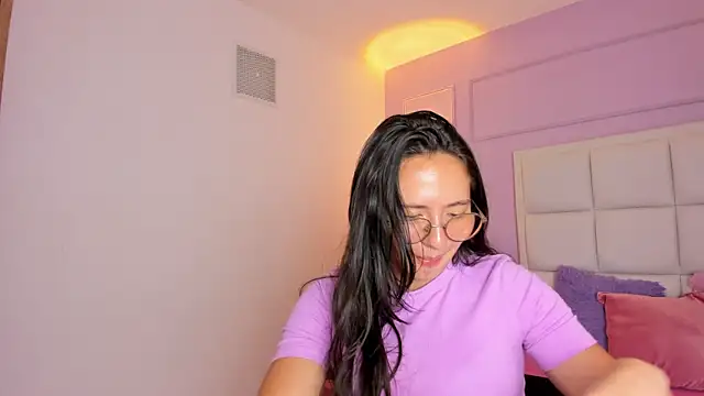Bella Sumers online show from 05.06.26