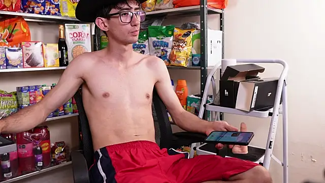 Snapshot of JoyBoy2003j chatting on 09.24.25 JoyBoy2003j online show from 09.24.25