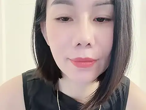 JunCii online show from 10.22.25