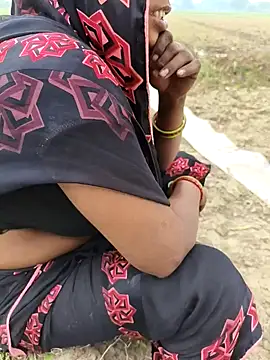 Snapshot of CUTE_BHABI_1 chatting on 11.04.25 CUTE BHABI 1 online show from 11.04.25