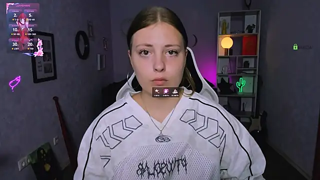 Snapshot of melani_bumm chatting on 09.22.25 melani bumm online show from 09.22.25