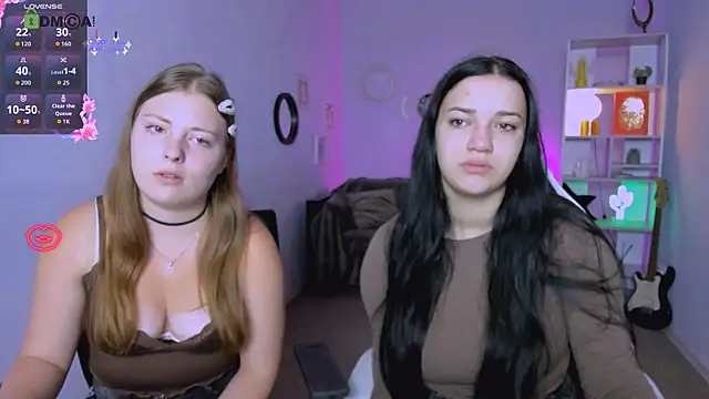 Snapshot of melani_bumm chatting on 10.03.25 melani bumm online show from 10.03.25