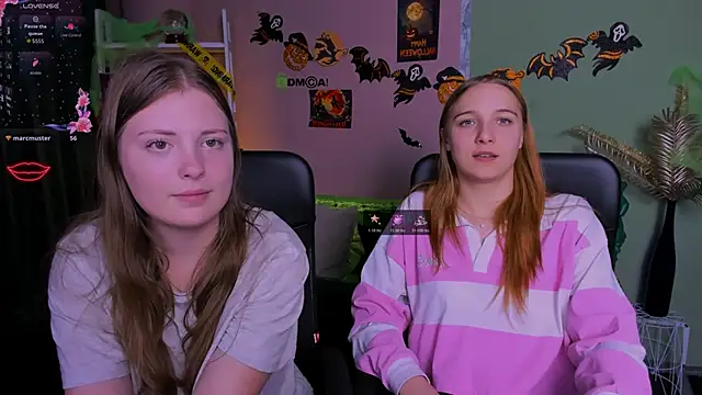 Snapshot of melani_bumm chatting on 10.27.25 melani bumm online show from 10.27.25