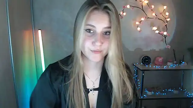 Snapshot of Milka_kamila chatting on 07.17.26 Milka kamila online show from 07.17.26