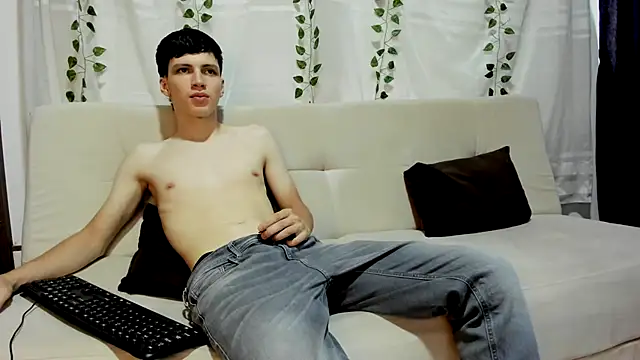 rich4rd18 online show from 09.22.25