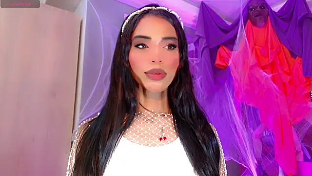 BabyAmatiis  online show from 10.25.25