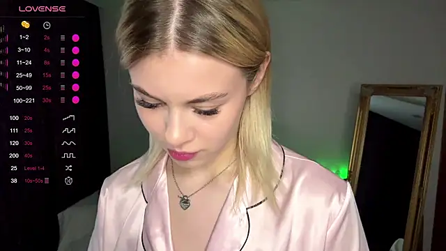 Lil Elisa online show from 10.15.25