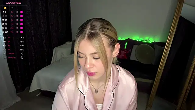 Lil Elisa online show from 10.24.25