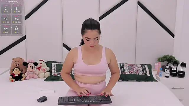 AlanaCusack online show from 10.09.25