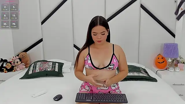 AlanaCusack online show from 10.24.25