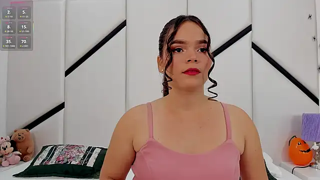 AlanaCusack online show from 10.25.25