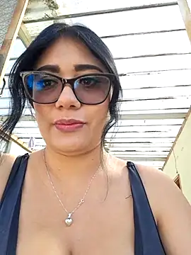 Snapshot of Monse--145 chatting on 09.26.25 Monse--145 online show from 09.26.25