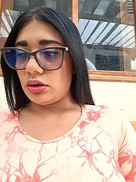 Snapshot of Monse--145 chatting on 10.15.25 Monse--145 online show from 10.15.25