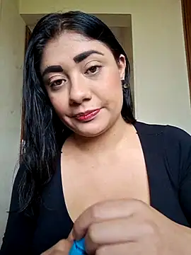 Snapshot of Monse--145 chatting on 11.04.25 Monse--145 online show from 11.04.25