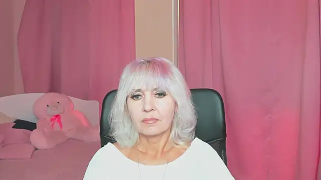 MissVall online show from 09.18.25