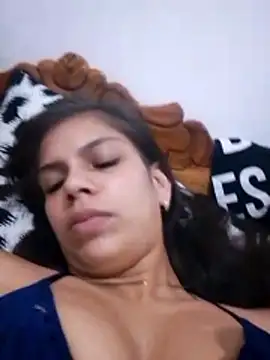 Snapshot of estefanyabreu chatting on 10.21.25 estefanyabreu online show from 10.21.25