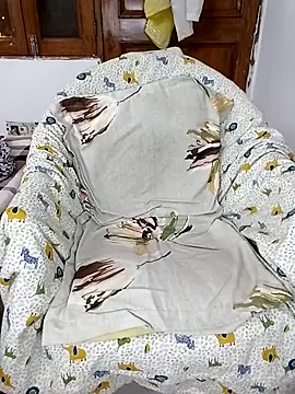 miss raavy online show from 04.01.26