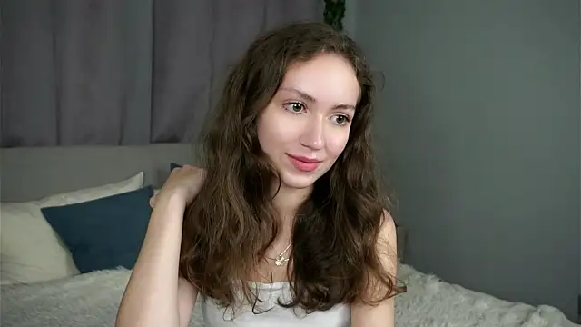 ZeniaBolich online show from 09.21.25