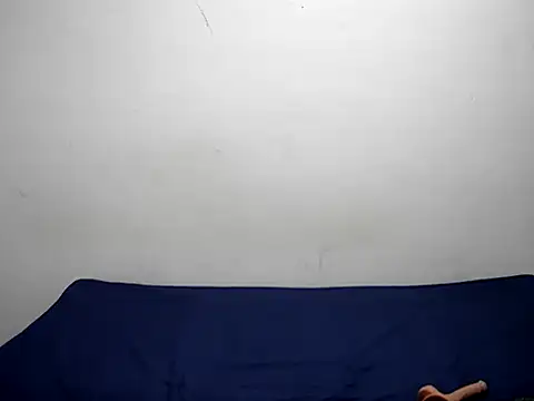 Snapshot of Littlebunny33 chatting on 09.08.25 Littlebunny33 online show from 09.08.25