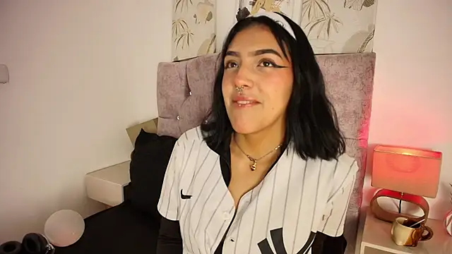 Dulce Bella  online show from 02.24.26