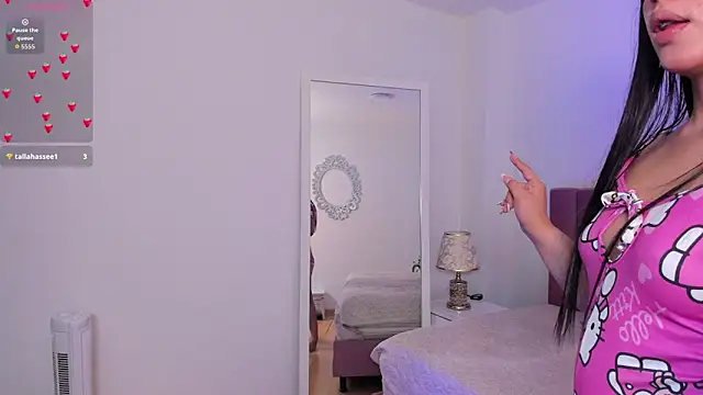 Snapshot of AvaScott_ chatting on 10.07.25 AvaScott online show from 10.07.25