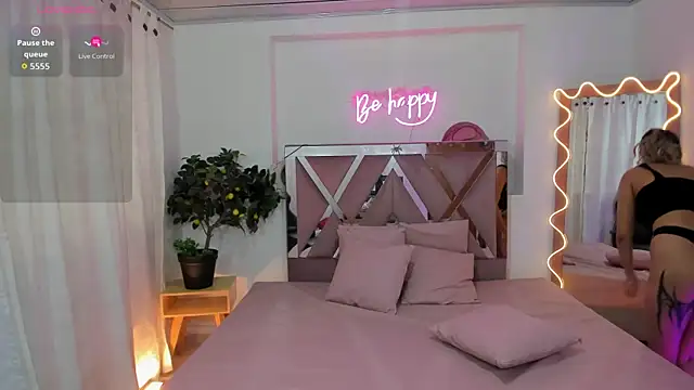 Snapshot of Kenndal_tay chatting on 10.07.25 Kenndal tay online show from 10.07.25