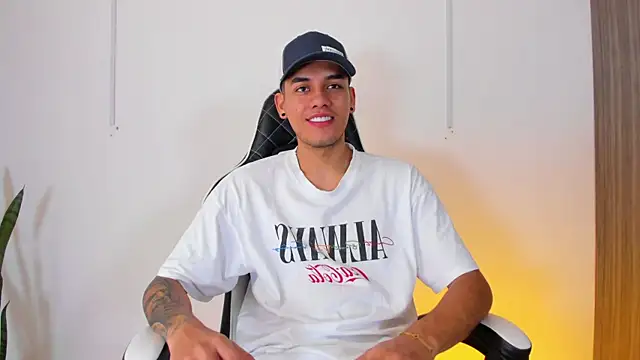 Snapshot of Nickyblazze_ chatting on 09.15.25 Nickyblazze  online show from 09.15.25