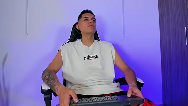 Snapshot of Nickyblazze_ chatting on 09.16.25 Nickyblazze  online show from 09.16.25