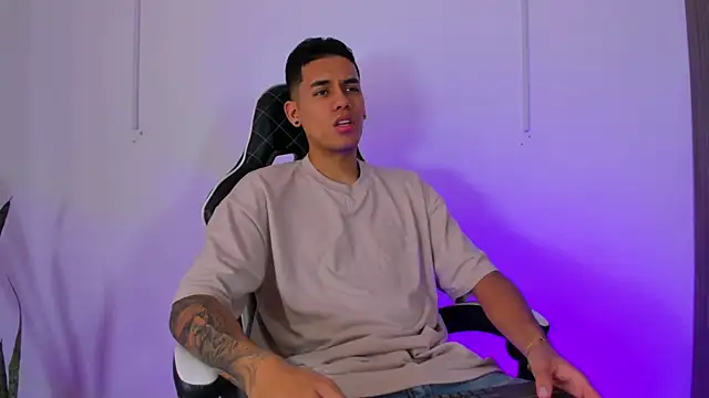 Snapshot of Nickyblazze_ chatting on 09.19.25 Nickyblazze  online show from 09.19.25