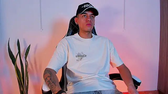 Snapshot of Nickyblazze_ chatting on 10.07.25 Nickyblazze  online show from 10.07.25