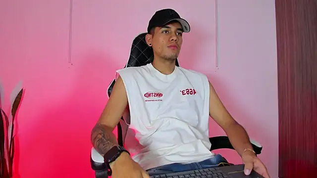 Snapshot of Nickyblazze_ chatting on 10.12.25 Nickyblazze  online show from 10.12.25