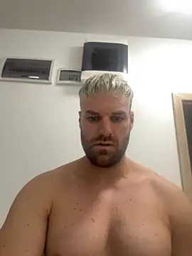 Snapshot of TheKevinboy chatting on 09.09.25 TheKevinboy online show from 09.09.25