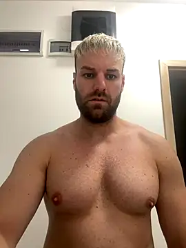 Snapshot of TheKevinboy chatting on 09.13.25 TheKevinboy online show from 09.13.25